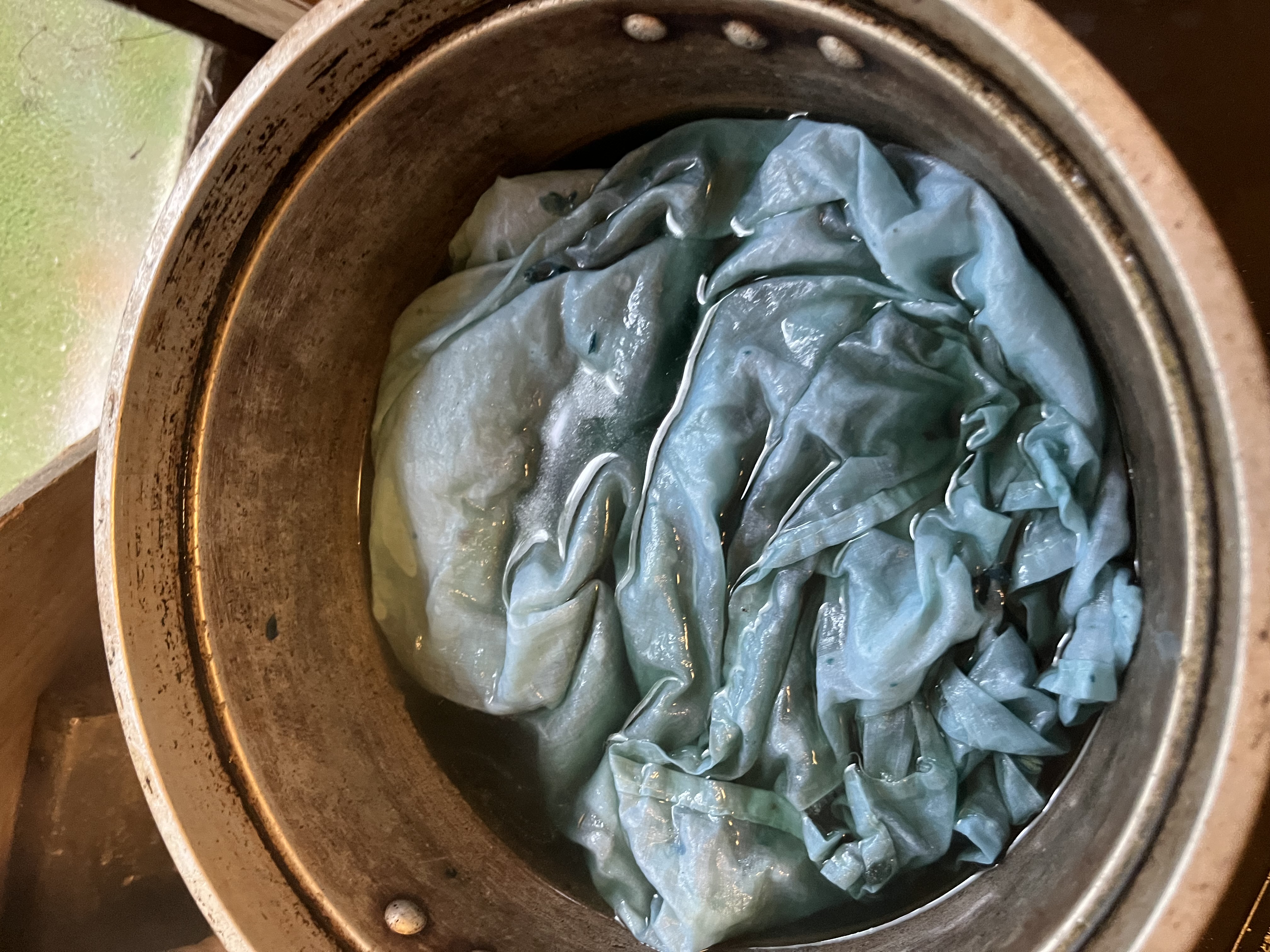 染色中（浸染の様子）